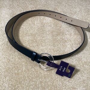 Accessories | Winter White Leather Belt With Wood Beaded  display picture 2